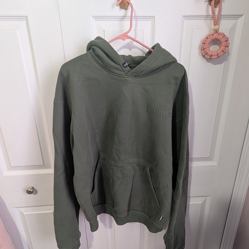 Comfrt Minimalist Hoodie In Forest
